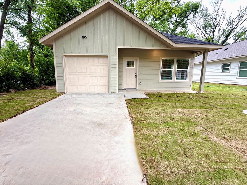 409 Carter Street, Sulphur Springs, TX 75482