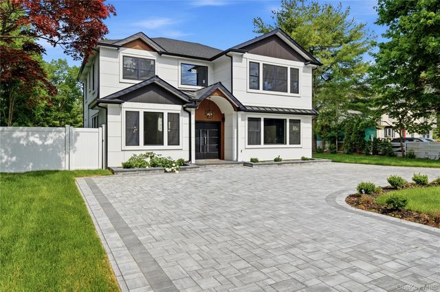 1130 Carlls Straight Path, Dix Hills, NY 11746