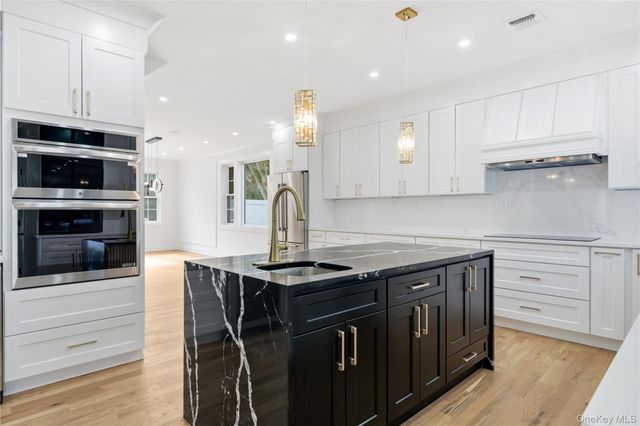 1130 Carlls Straight Path, Dix Hills, NY 11746