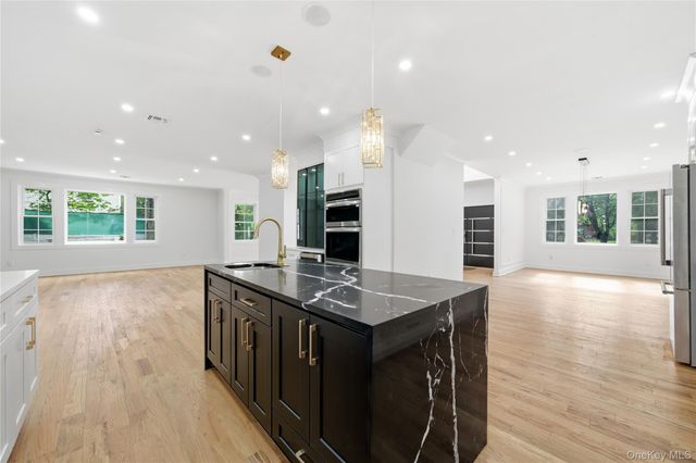 1130 Carlls Straight Path, Dix Hills, NY 11746