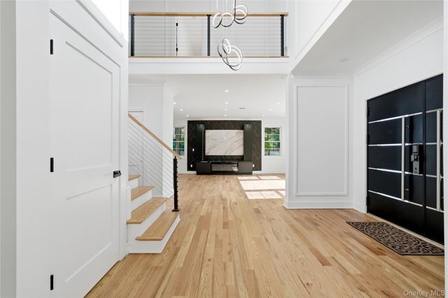 1130 Carlls Straight Path, Dix Hills, NY 11746