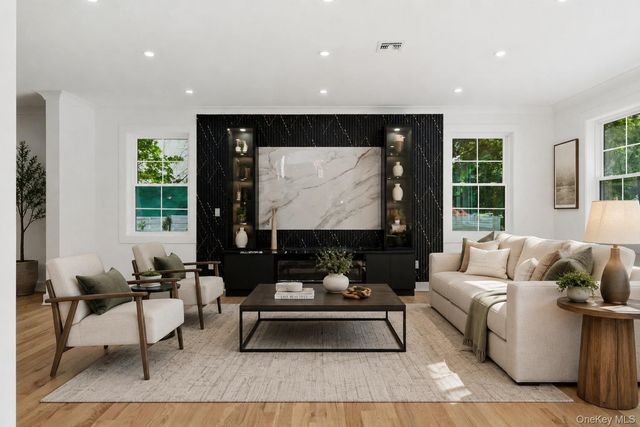 1130 Carlls Straight Path, Dix Hills, NY 11746