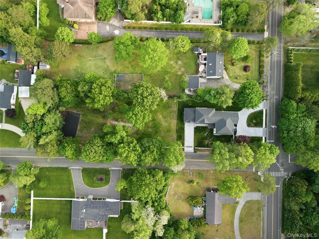1130 Carlls Straight Path, Dix Hills, NY 11746