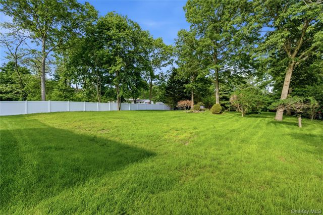 1130 Carlls Straight Path, Dix Hills, NY 11746