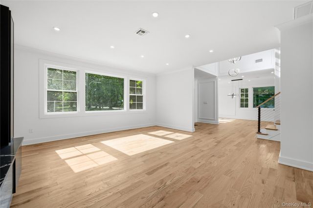1130 Carlls Straight Path, Dix Hills, NY 11746
