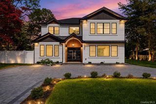 1130 Carlls Straight Path, Dix Hills, NY 11746