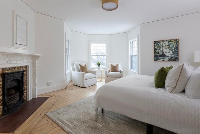 61 Toxteth St, Brookline, MA 02445