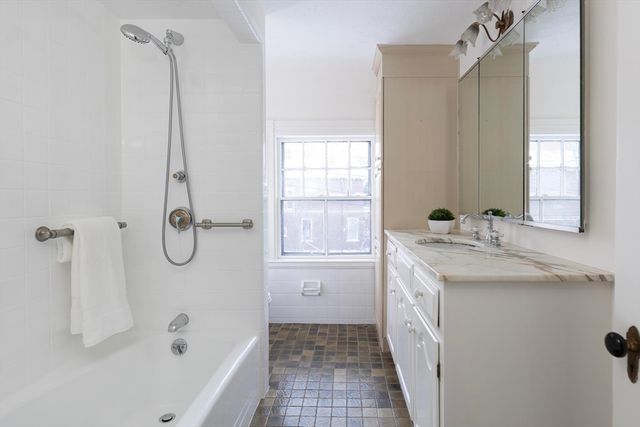 61 Toxteth St, Brookline, MA 02445