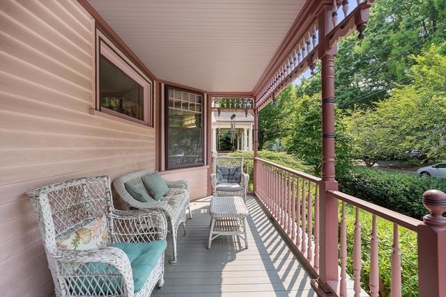 61 Toxteth St, Brookline, MA 02445