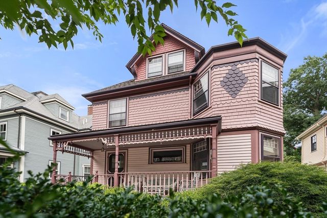 61 Toxteth St, Brookline, MA 02445