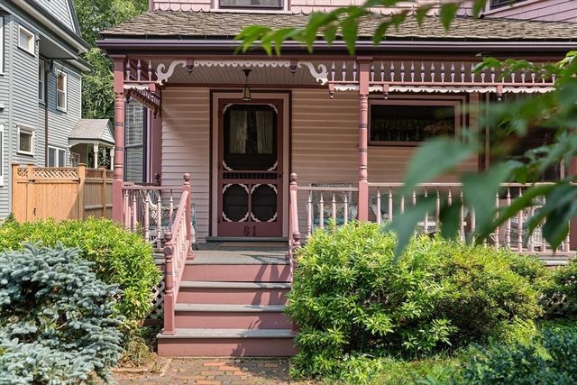 61 Toxteth St, Brookline, MA 02445