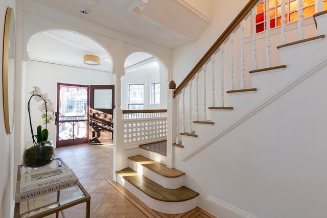 61 Toxteth St, Brookline, MA 02445