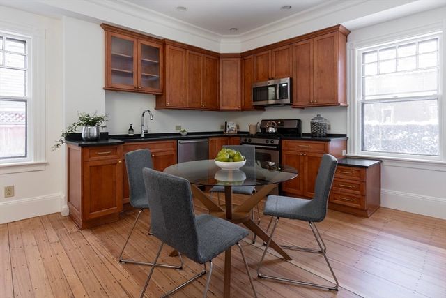 61 Toxteth St, Brookline, MA 02445