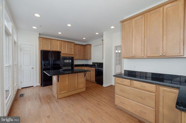 5180 BRAWNER PL, Alexandria, VA 22304