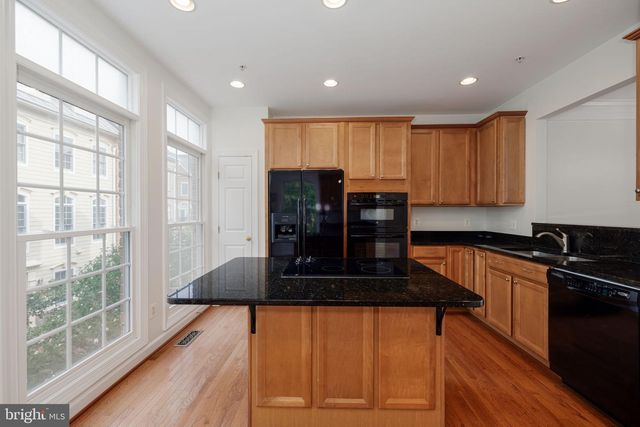 5180 BRAWNER PL, Alexandria, VA 22304