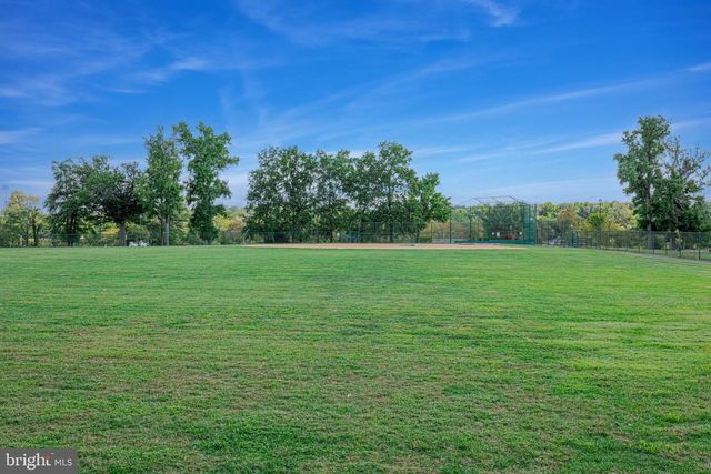 5180 BRAWNER PL, Alexandria, VA 22304