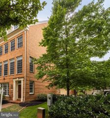 5180 BRAWNER PL, Alexandria, VA 22304