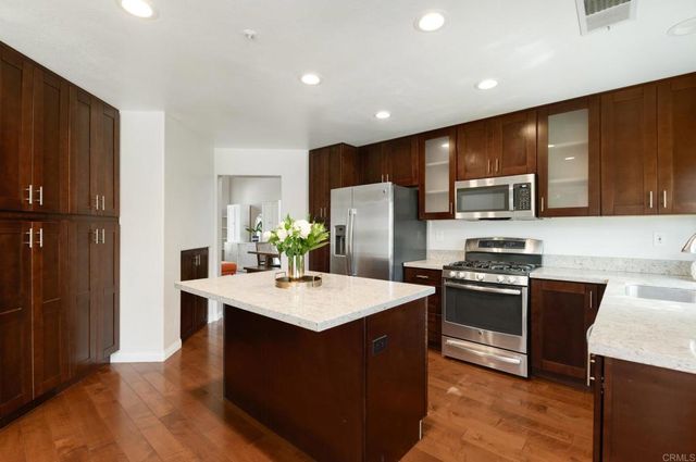 343 River Trail Place, Santee, CA 92071