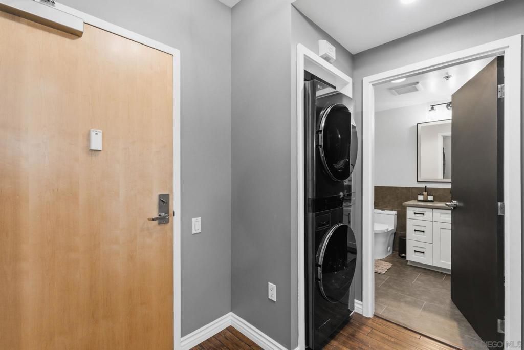 Image 21 of property listing at 321 Tenth Ave 606, San Diego, CA 92101