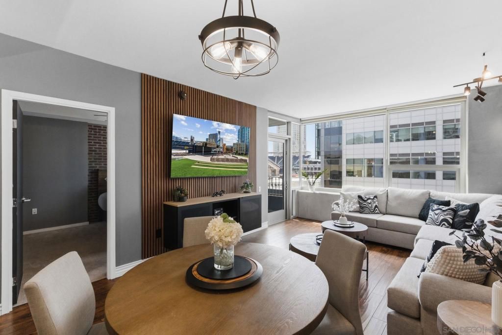 Image 3 of property listing at 321 Tenth Ave 606, San Diego, CA 92101