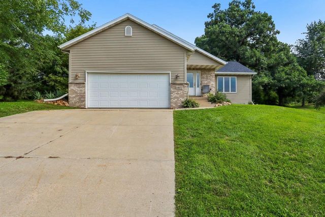 10872 Blue Mountain Avenue, Blue Mounds, WI 53517