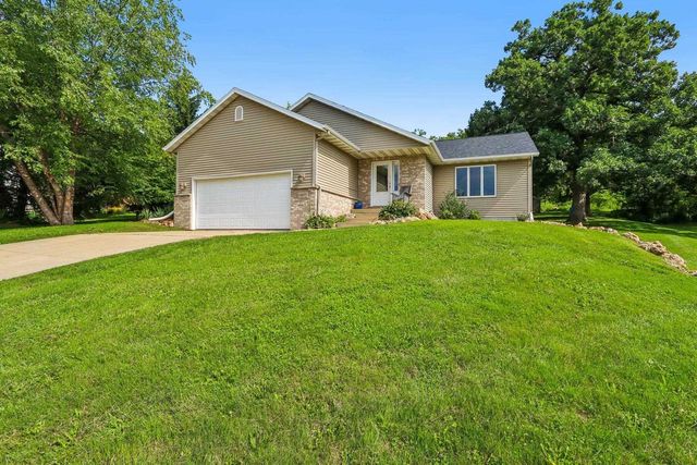10872 Blue Mountain Avenue, Blue Mounds, WI 53517