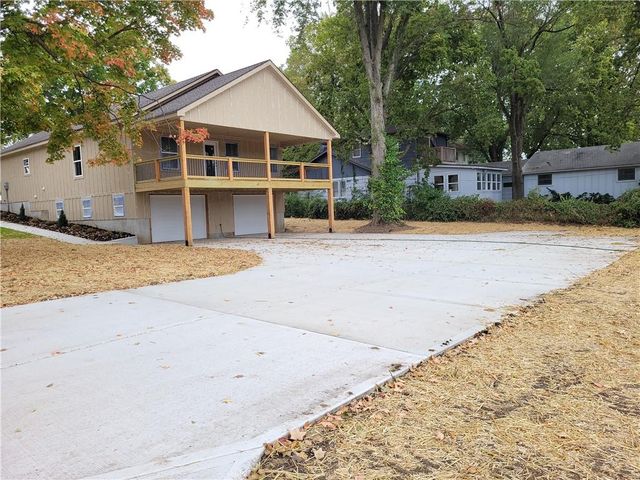 1400 S Dodgion Avenue, Independence, MO 64055