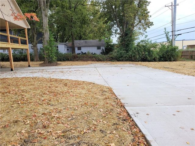 1400 S Dodgion Avenue, Independence, MO 64055