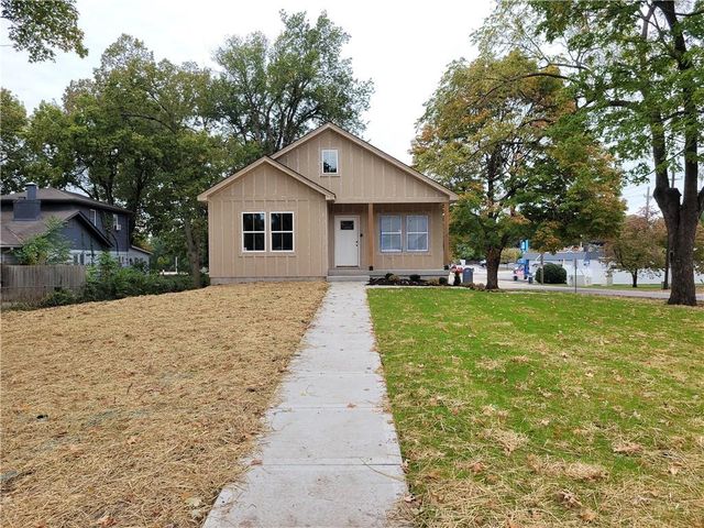 1400 S Dodgion Avenue, Independence, MO 64055