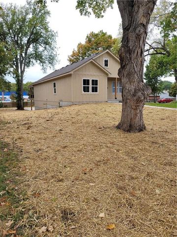 1400 S Dodgion Avenue, Independence, MO 64055