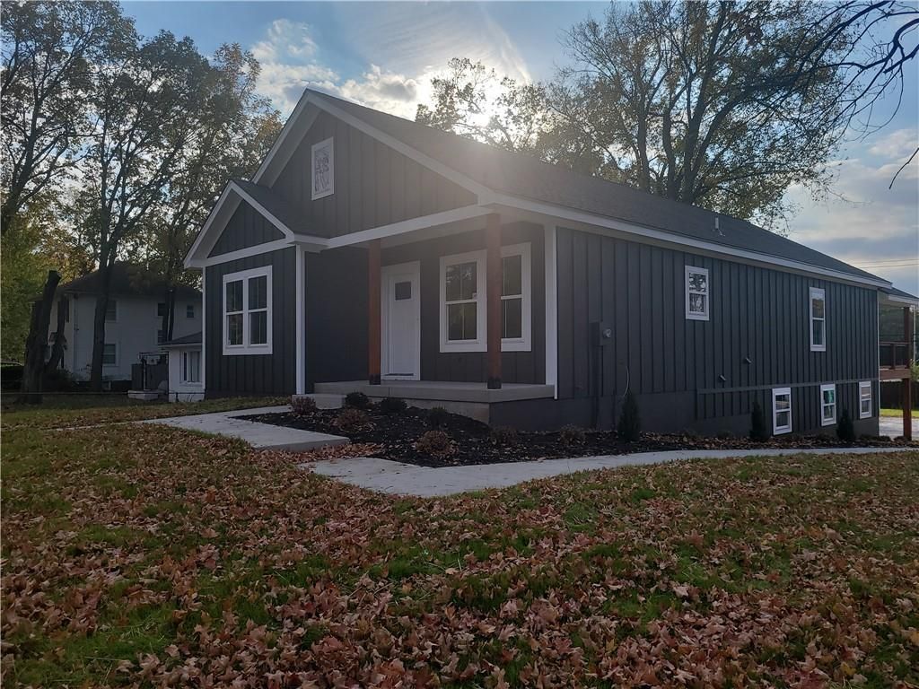 1400 S Dodgion Avenue, Independence, MO 64055