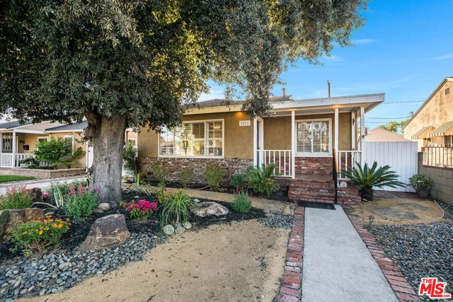 2221 N Valley Street, Burbank, CA 91505