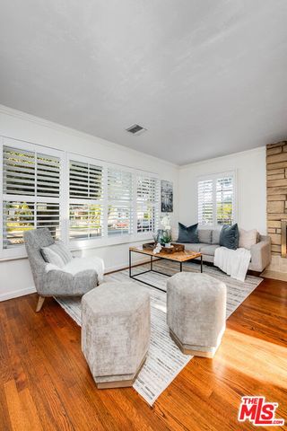 2221 N Valley Street, Burbank, CA 91505