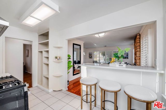 2221 N Valley Street, Burbank, CA 91505