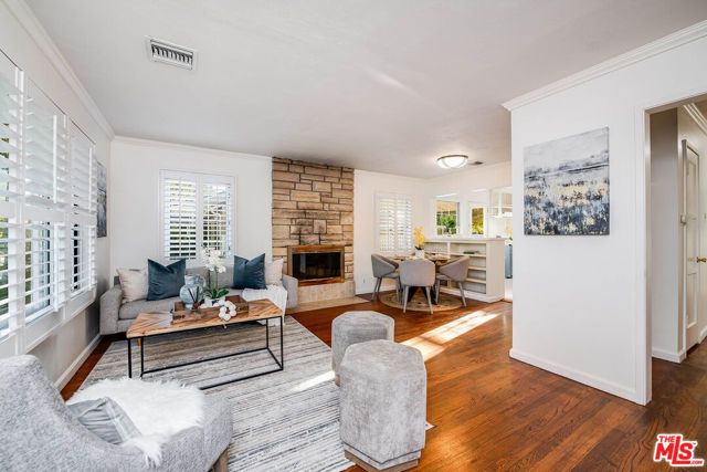 2221 N Valley Street, Burbank, CA 91505
