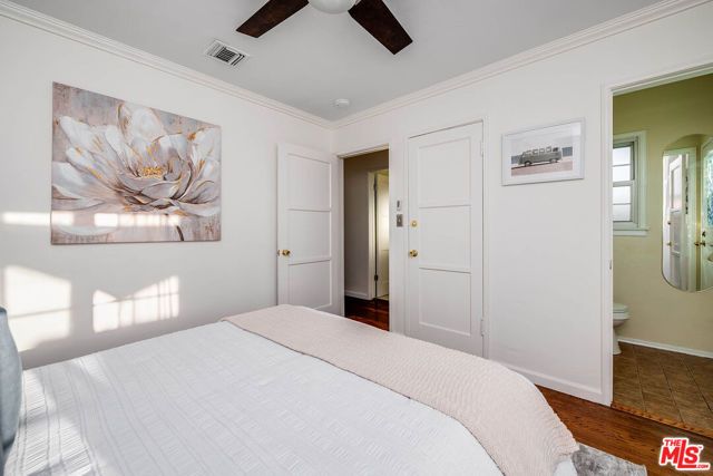 2221 N Valley Street, Burbank, CA 91505