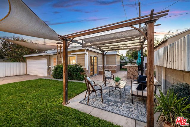 2221 N Valley Street, Burbank, CA 91505