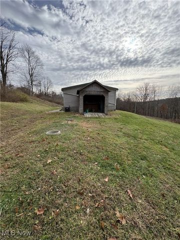 144 Arrow Road SW, Carrollton, OH 44615