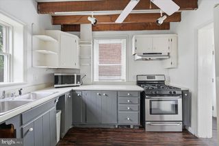 19 N ROBERTS RD, Bryn Mawr, PA 19010