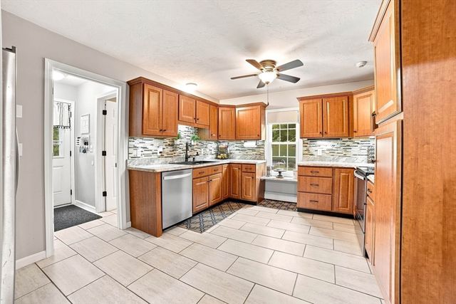 7 Leela Lane, Leicester, MA 01542