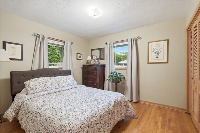 1469 Golfview Drive NE, Cedar Rapids, IA 52402