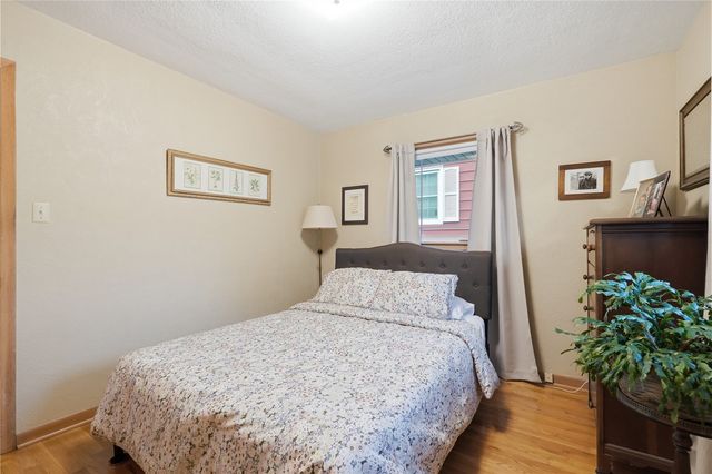 1469 Golfview Drive NE, Cedar Rapids, IA 52402