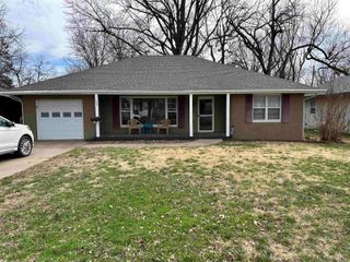 1304 Cherry, Winfield, KS 67156