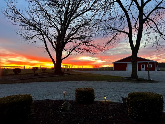 4298 Shady Grove Road, Cabool, MO 65689