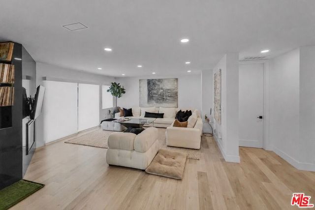 20326 Alerion Place, Los Angeles, CA 91364