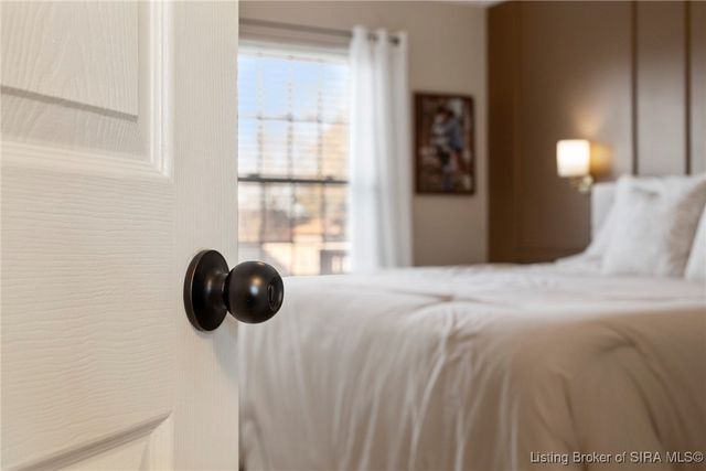 8504 Twin Springs Drive, Sellersburg, IN 47172