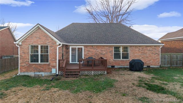 8504 Twin Springs Drive, Sellersburg, IN 47172