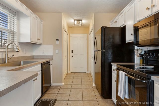 8504 Twin Springs Drive, Sellersburg, IN 47172