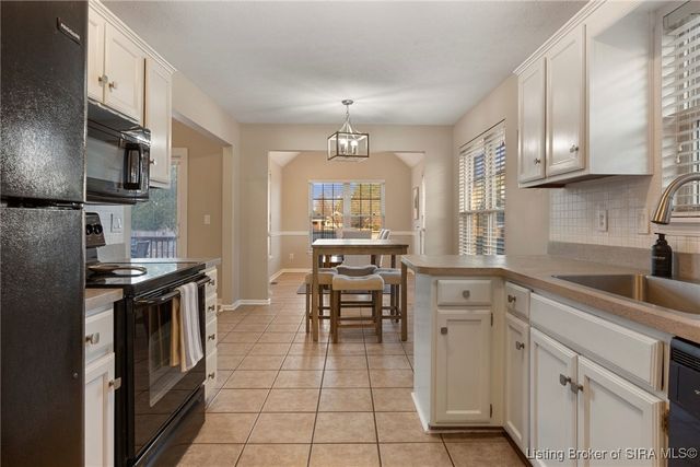 8504 Twin Springs Drive, Sellersburg, IN 47172