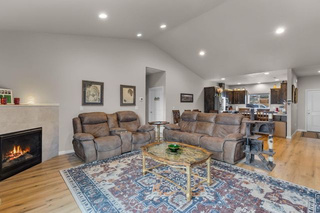 591 SW Cassidy Avenue, Madras, OR 97741